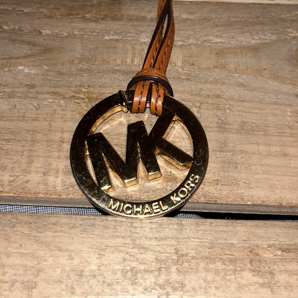 Micheal Kors Bag Hanger - Picture 2 of 5